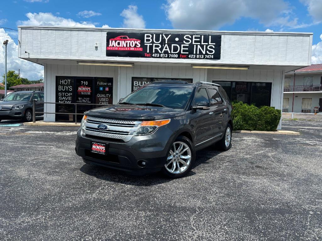 2015 Ford Explorer - $10,995