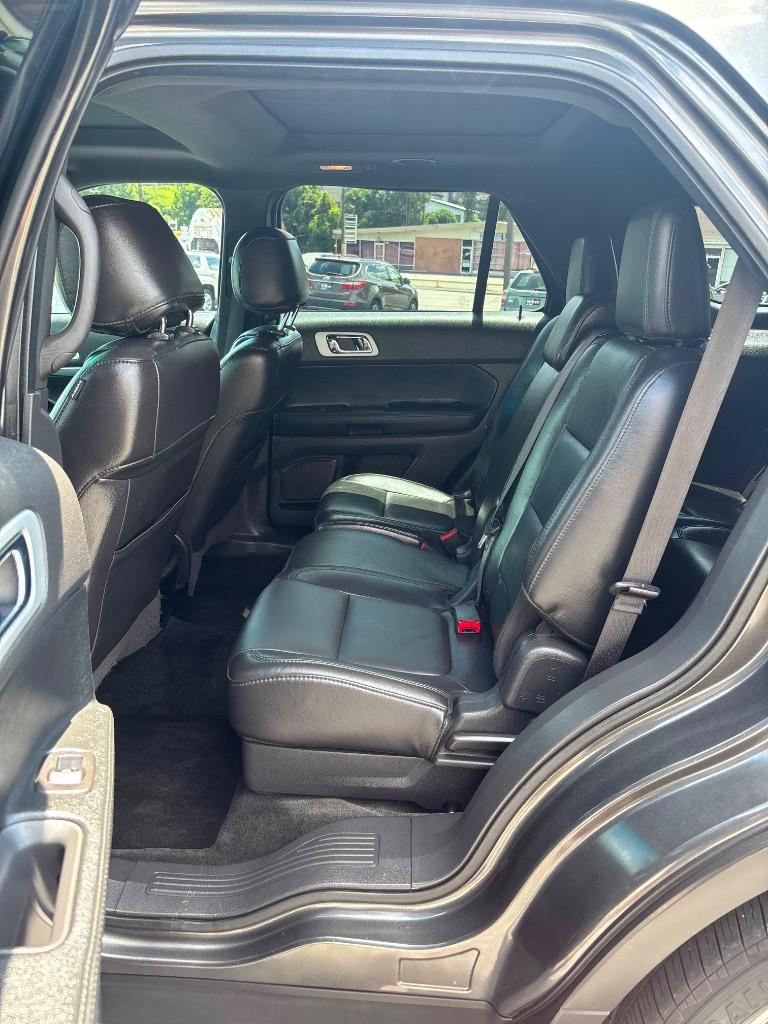 2015 Ford Explorer - $10,995