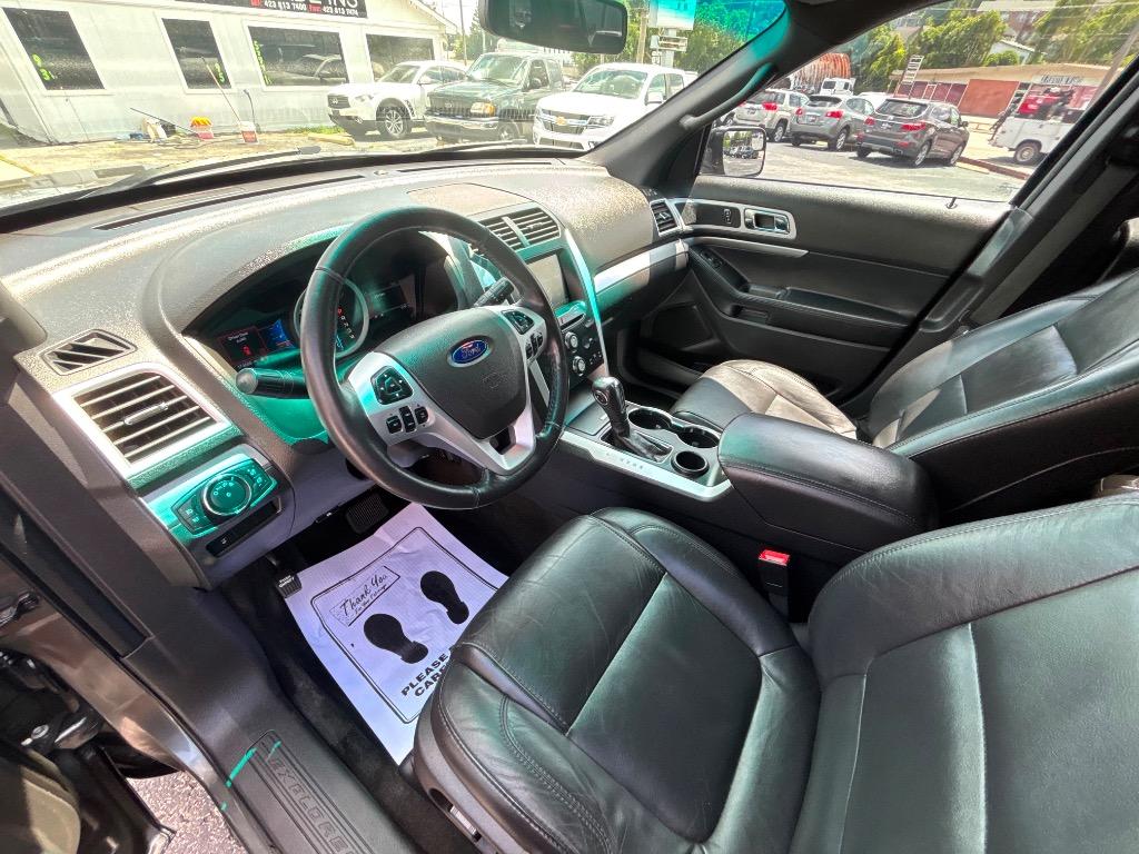 2015 Ford Explorer - $10,995