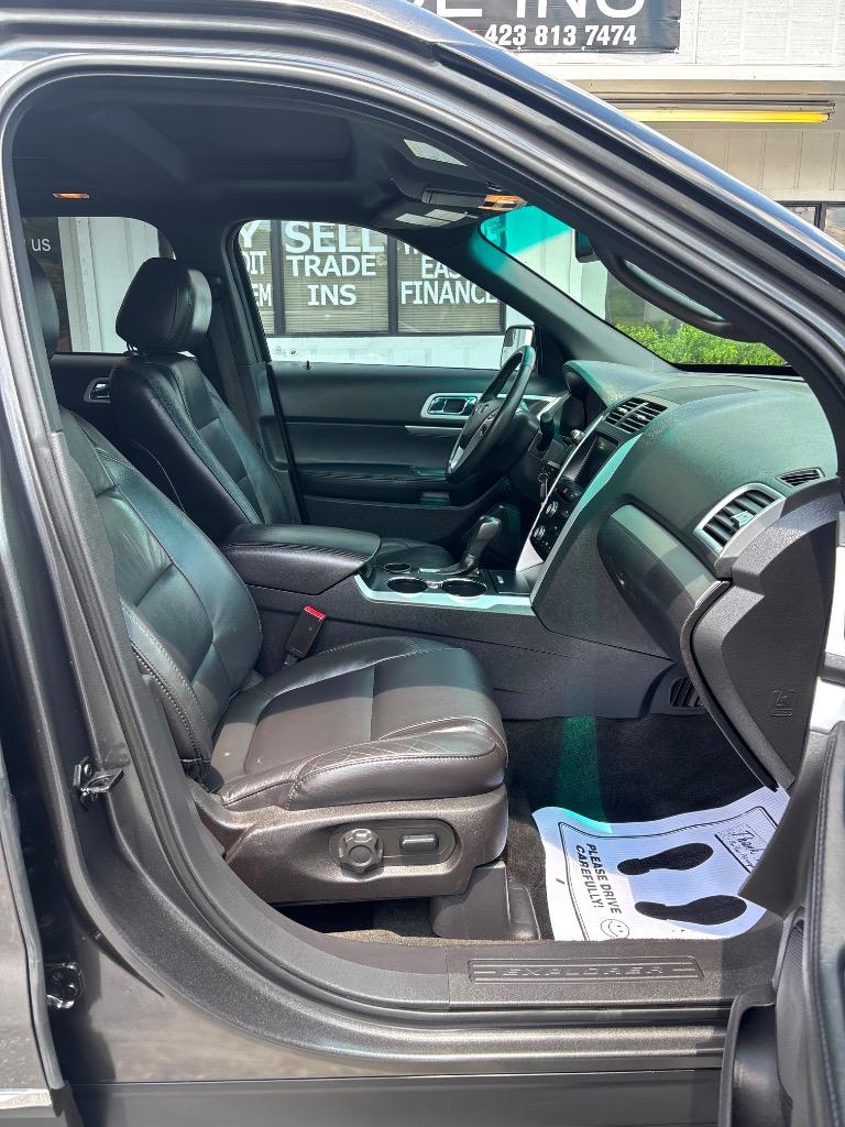 2015 Ford Explorer - $10,995