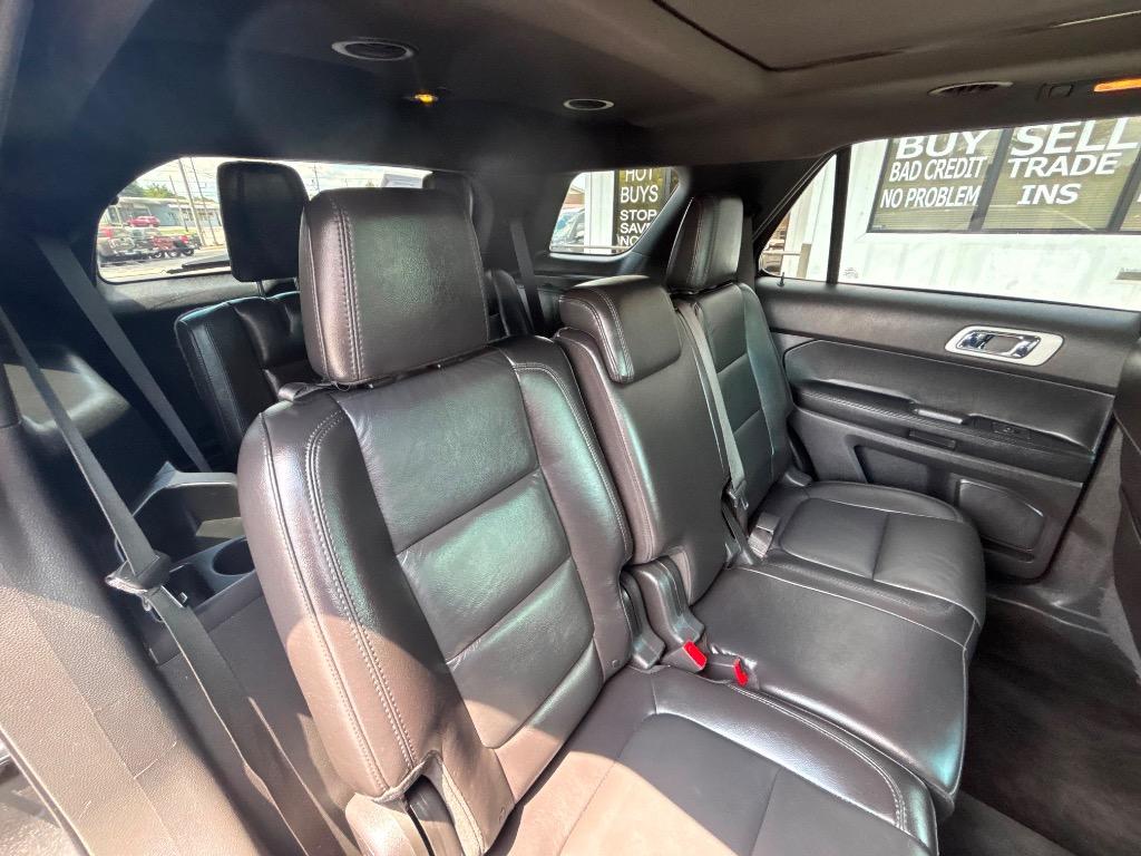 2015 Ford Explorer - $10,995