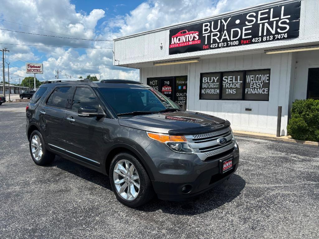 2015 Ford Explorer - $10,995