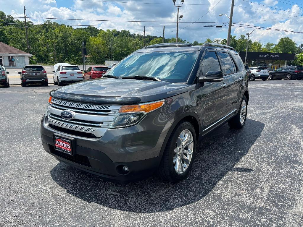 2015 Ford Explorer - $10,995