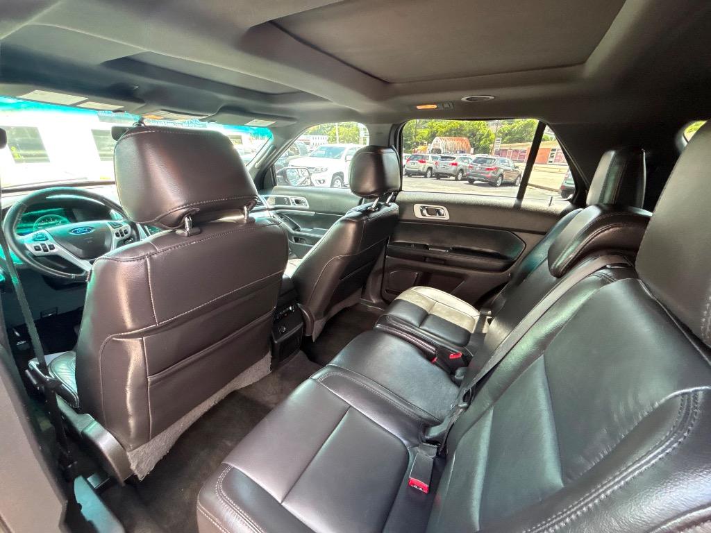 2015 Ford Explorer - $10,995