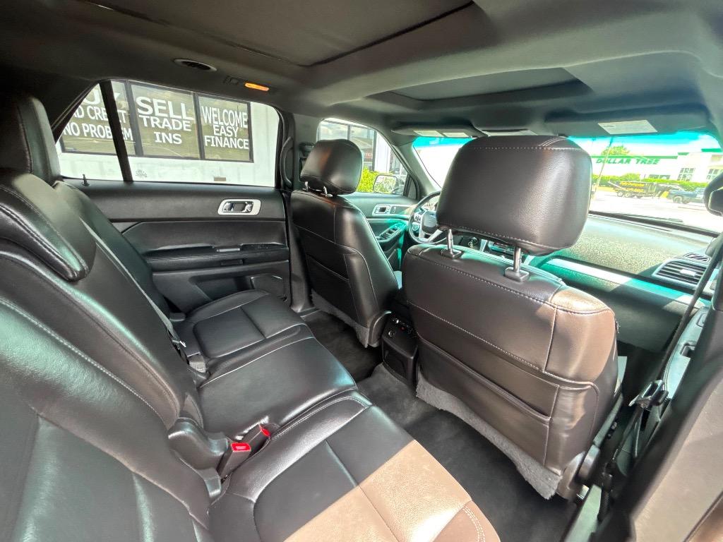 2015 Ford Explorer - $10,995