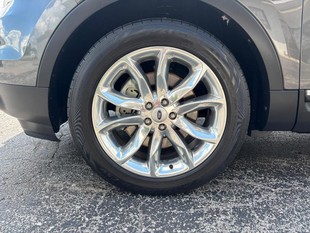 2015 Ford Explorer - $10,995