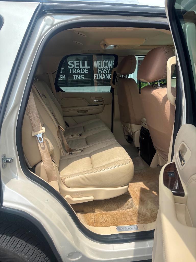 2007 Cadillac Escalade - $6,995