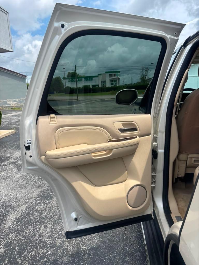 2007 Cadillac Escalade - $6,995