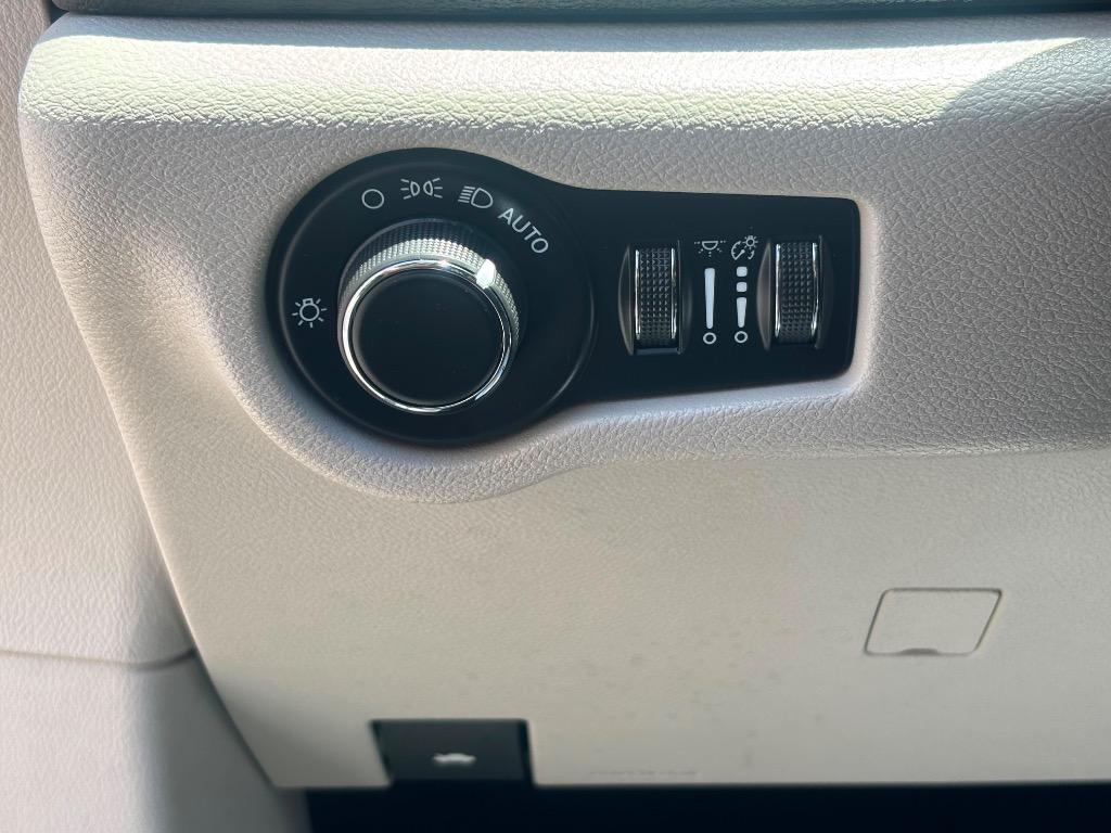 2021 Chrysler Voyager - $17,995