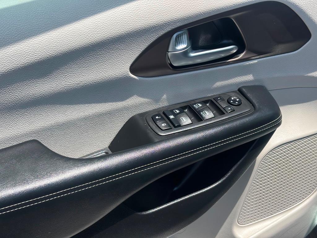 2021 Chrysler Voyager - $17,995