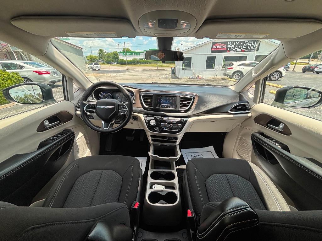 2021 Chrysler Voyager - $17,995