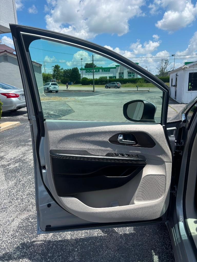 2021 Chrysler Voyager - $17,995