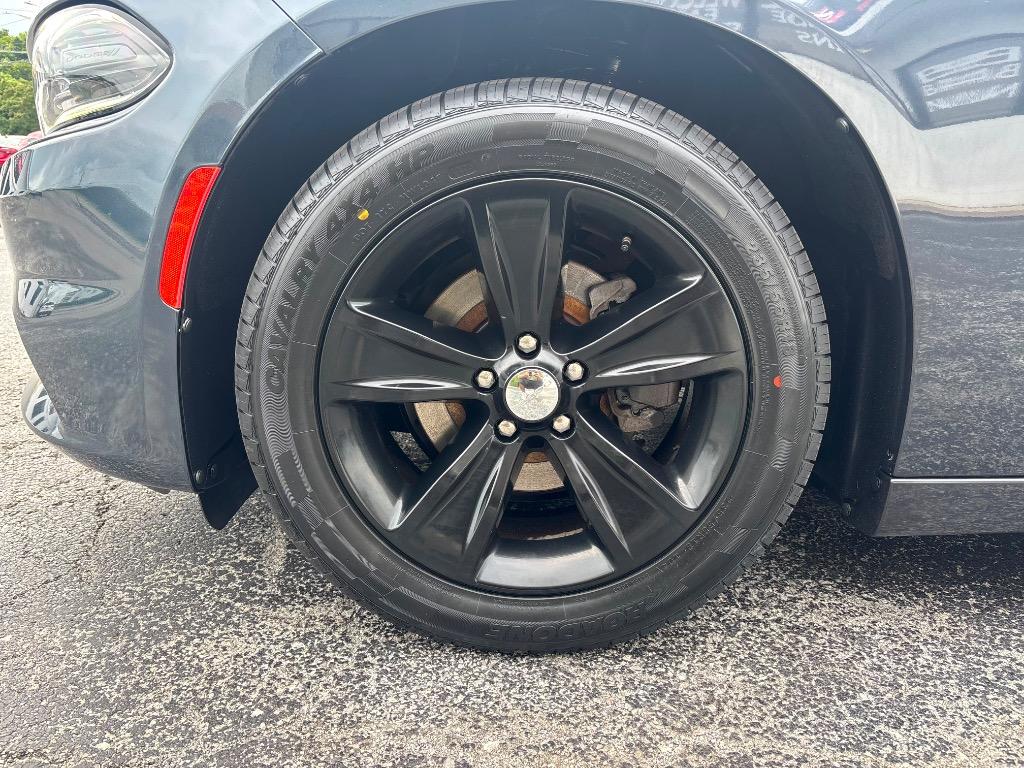 2016 Dodge Charger - $13,995