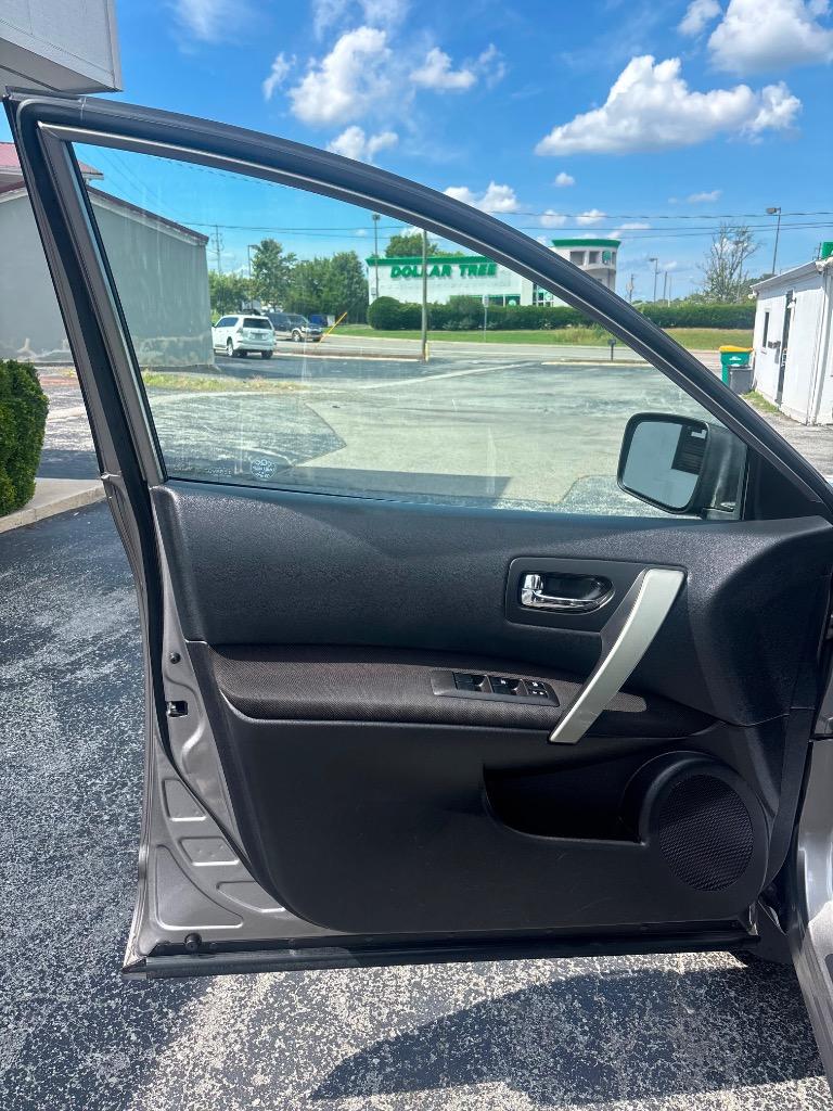 2013 Nissan Rogue - $8,995
