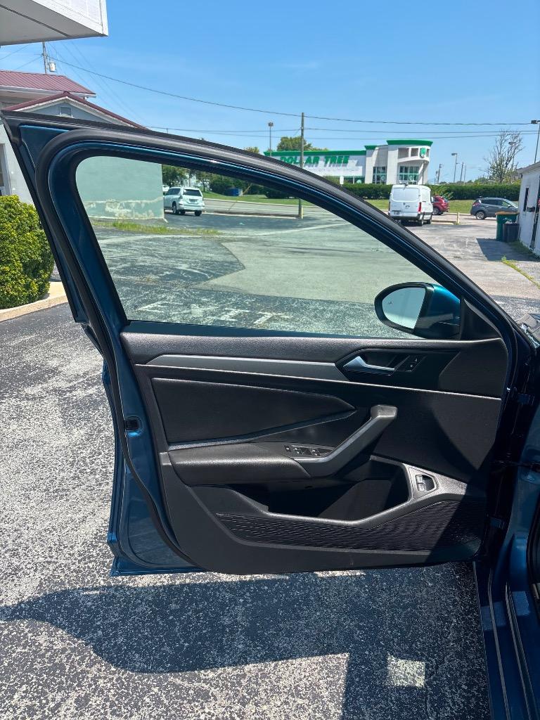 2021 Volkswagen Jetta - $10,995