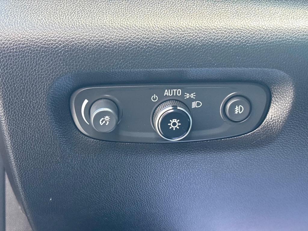 2018 Chevrolet Traverse - $13,995