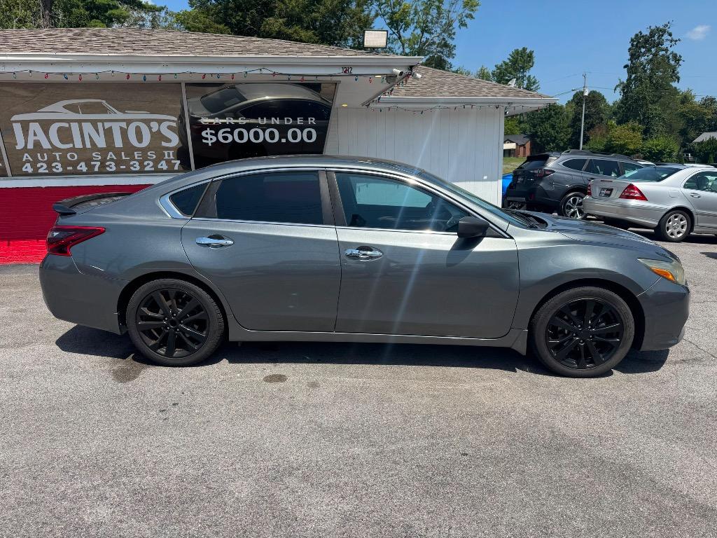 2017 Nissan Altima - $13,995