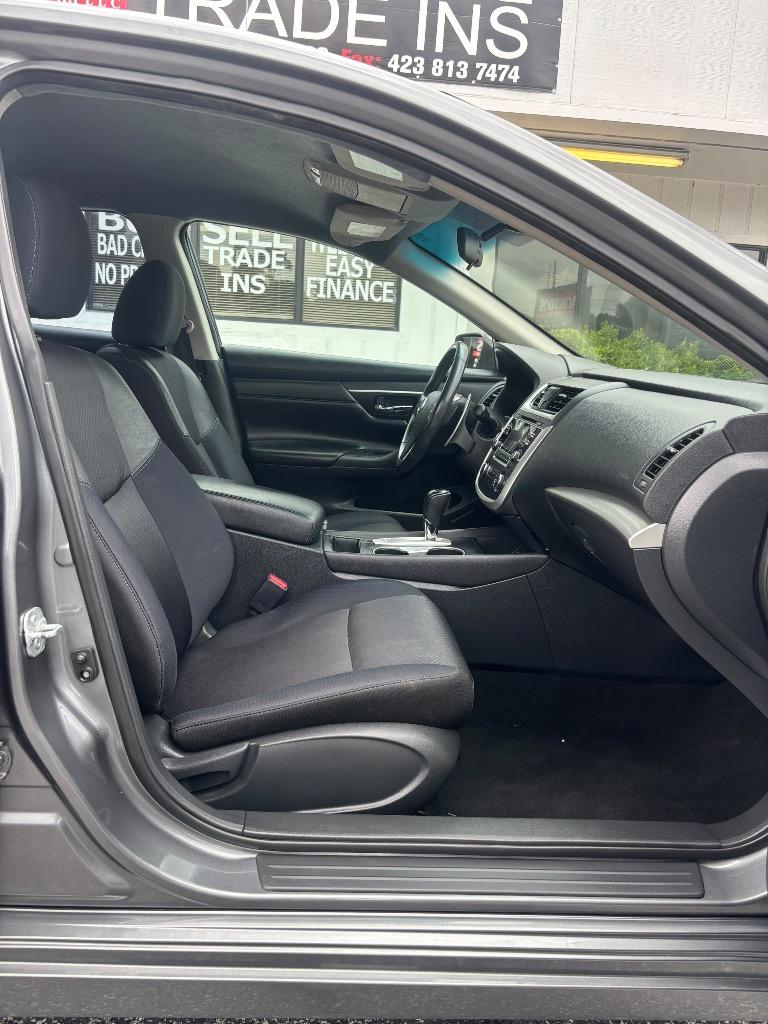 2017 Nissan Altima - $13,995