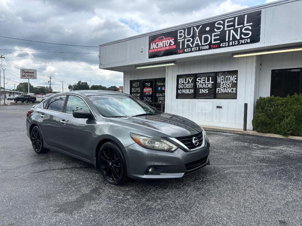 2017 Nissan Altima - $13,995