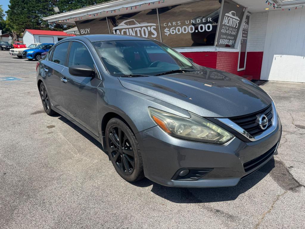 2017 Nissan Altima - $13,995