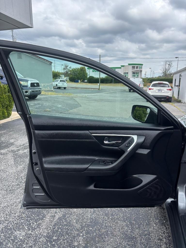 2017 Nissan Altima - $13,995