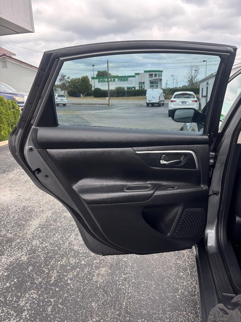 2017 Nissan Altima - $13,995