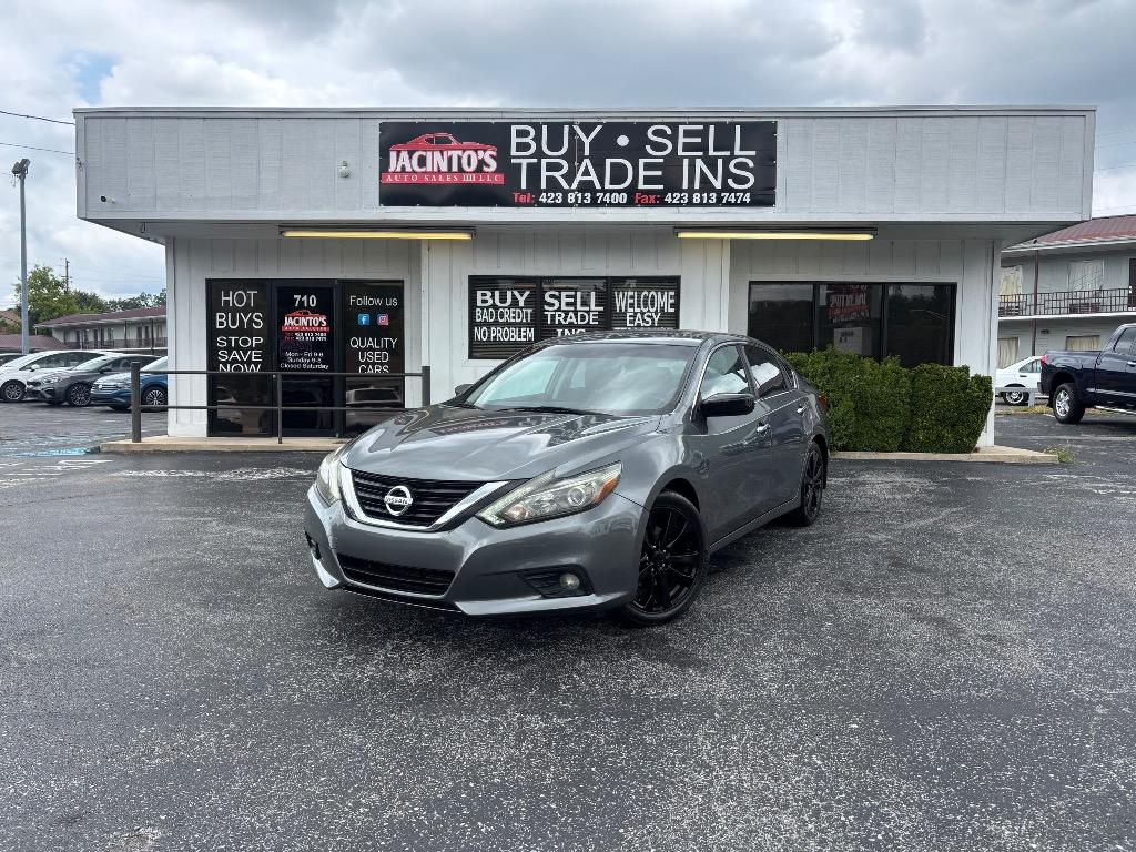 2017 Nissan Altima - $13,995