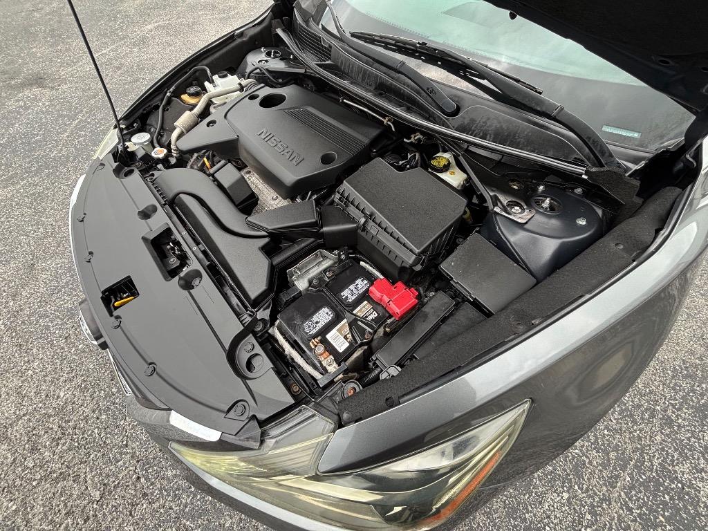 2017 Nissan Altima - $13,995