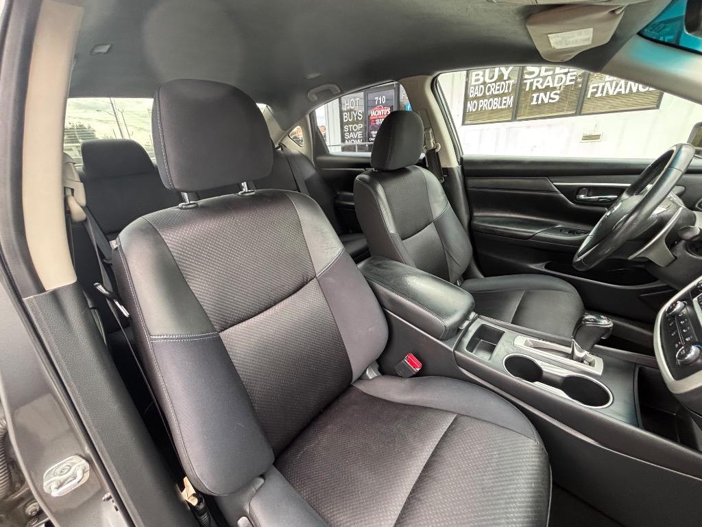 2017 Nissan Altima - $13,995