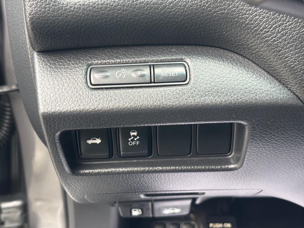 2017 Nissan Altima - $13,995