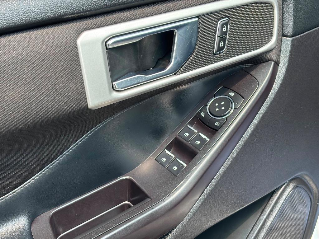 2020 Ford Explorer - $18,995