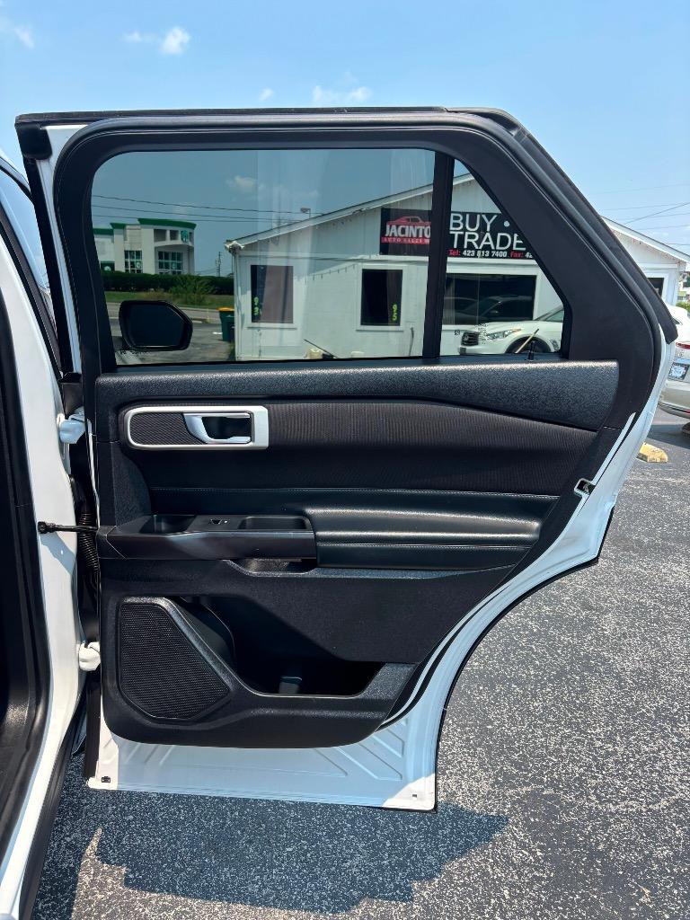 2020 Ford Explorer - $18,995
