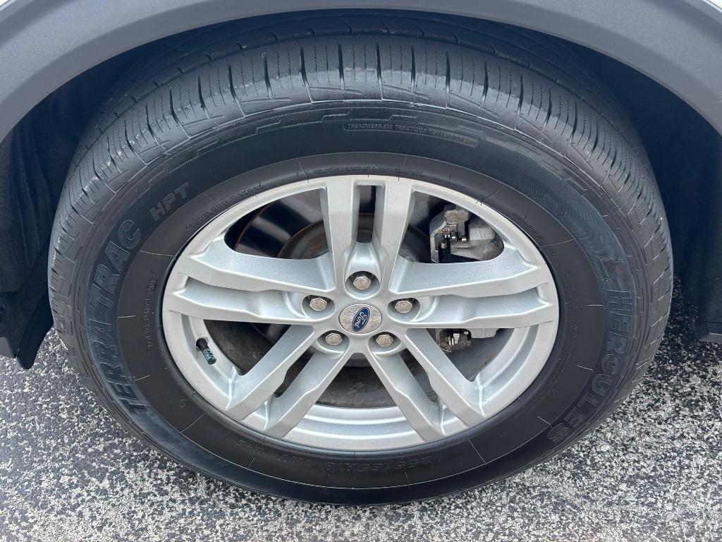 2020 Ford Explorer - $18,995