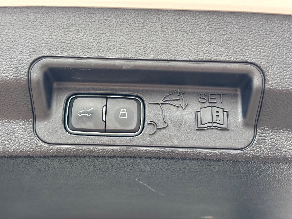 2020 Ford Explorer - $18,995