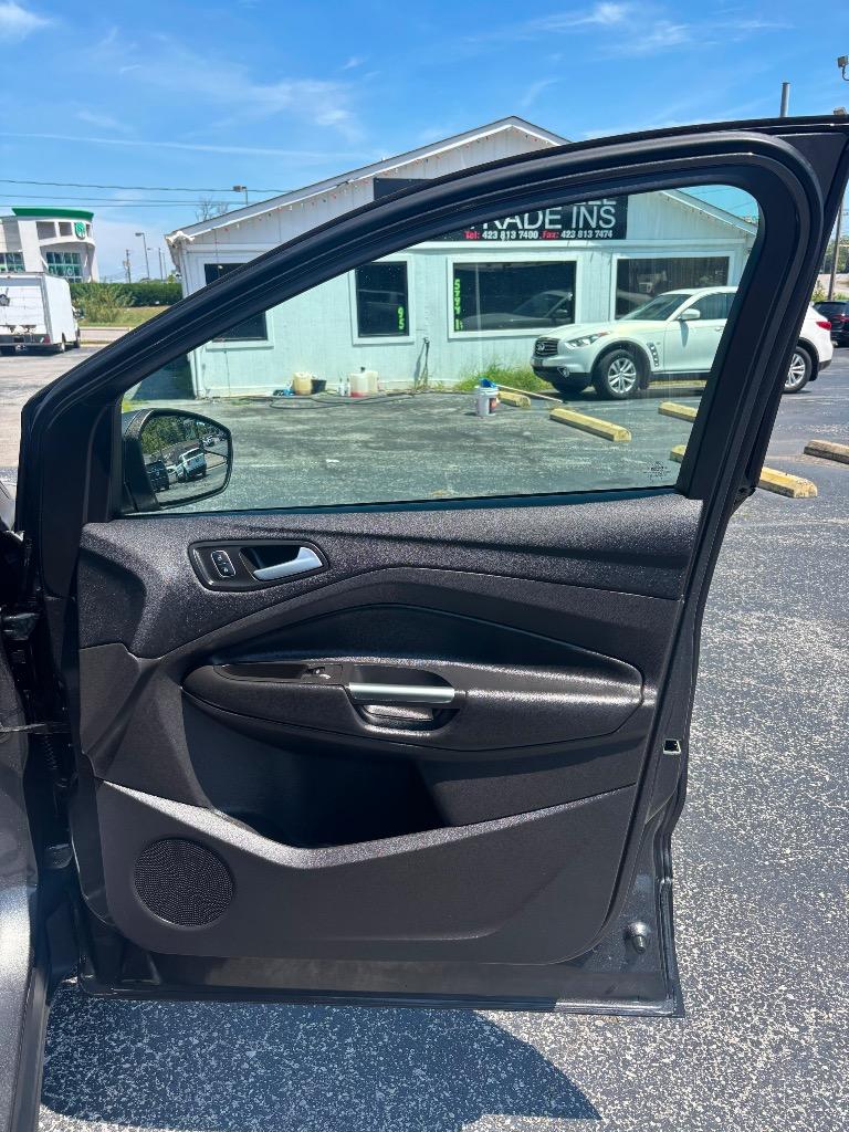 2018 Ford Escape - $10,995