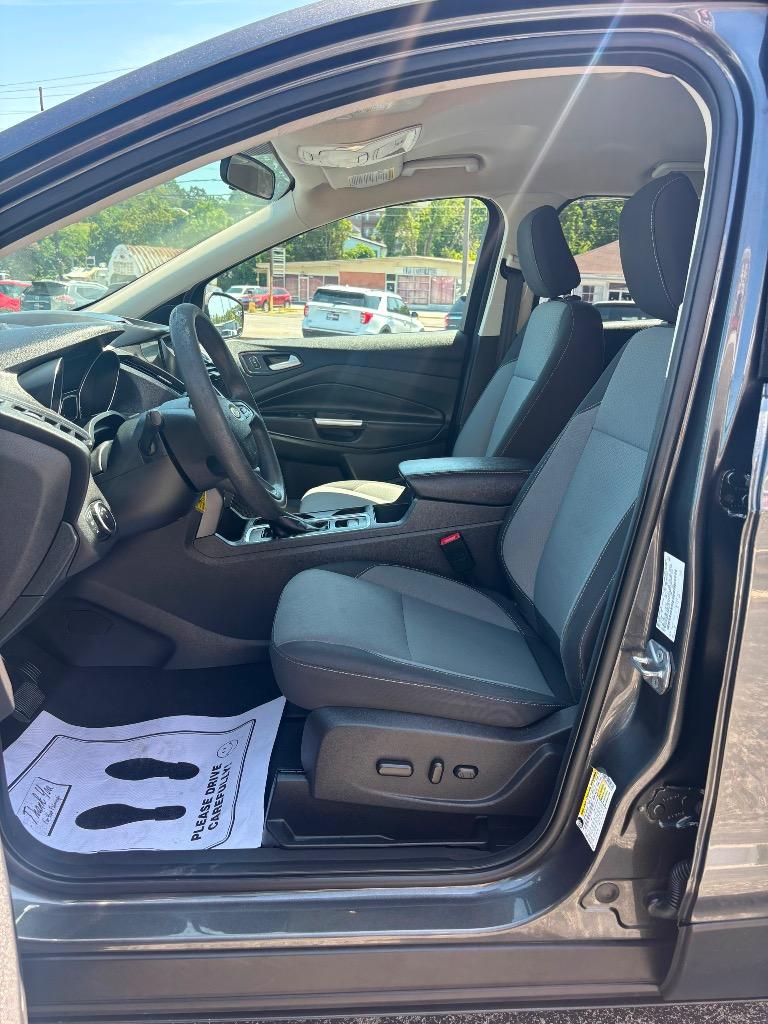 2018 Ford Escape - $10,995