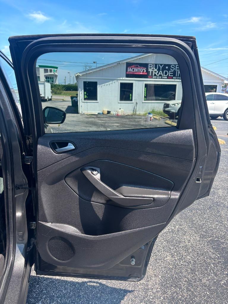 2018 Ford Escape - $10,995