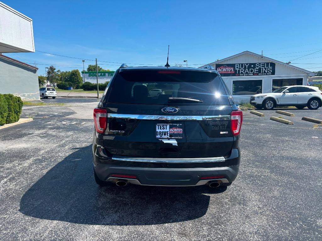 2018 Ford Explorer - $17,995