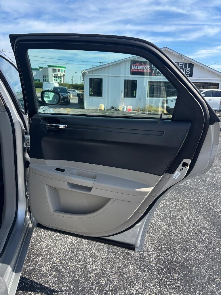 2006 Chrysler 300 #30