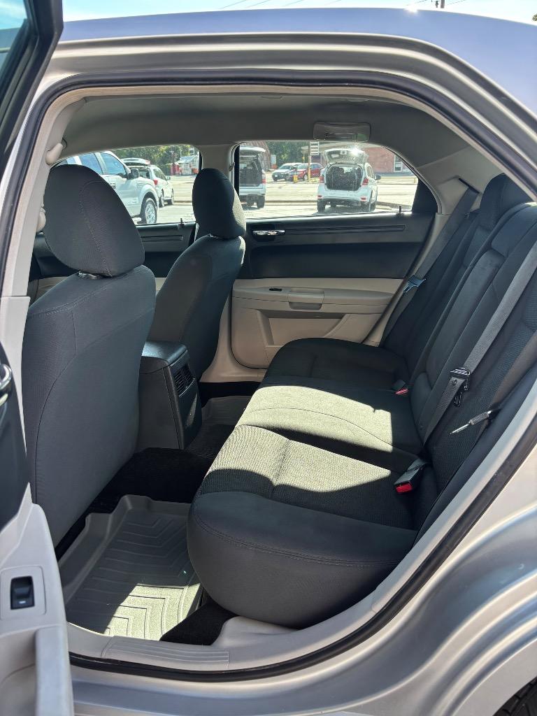 2006 Chrysler 300 #25