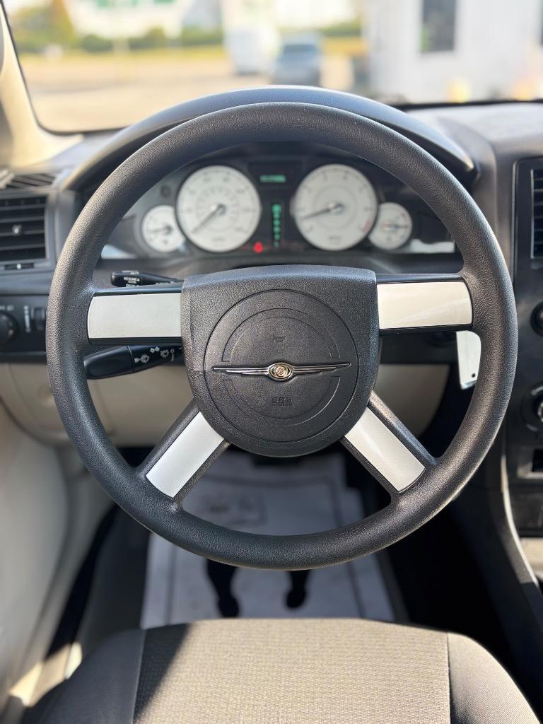 2006 Chrysler 300 #21