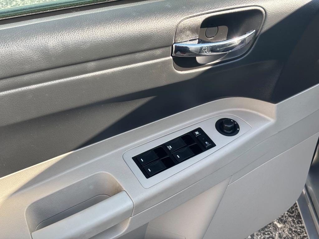 2006 Chrysler 300 #12