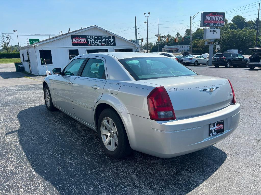 2006 Chrysler 300 - $9,995