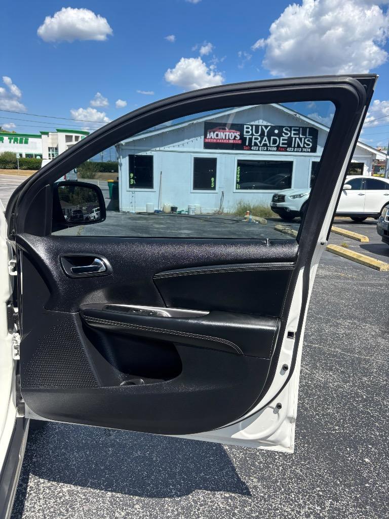 2015 Dodge Journey - $9,995