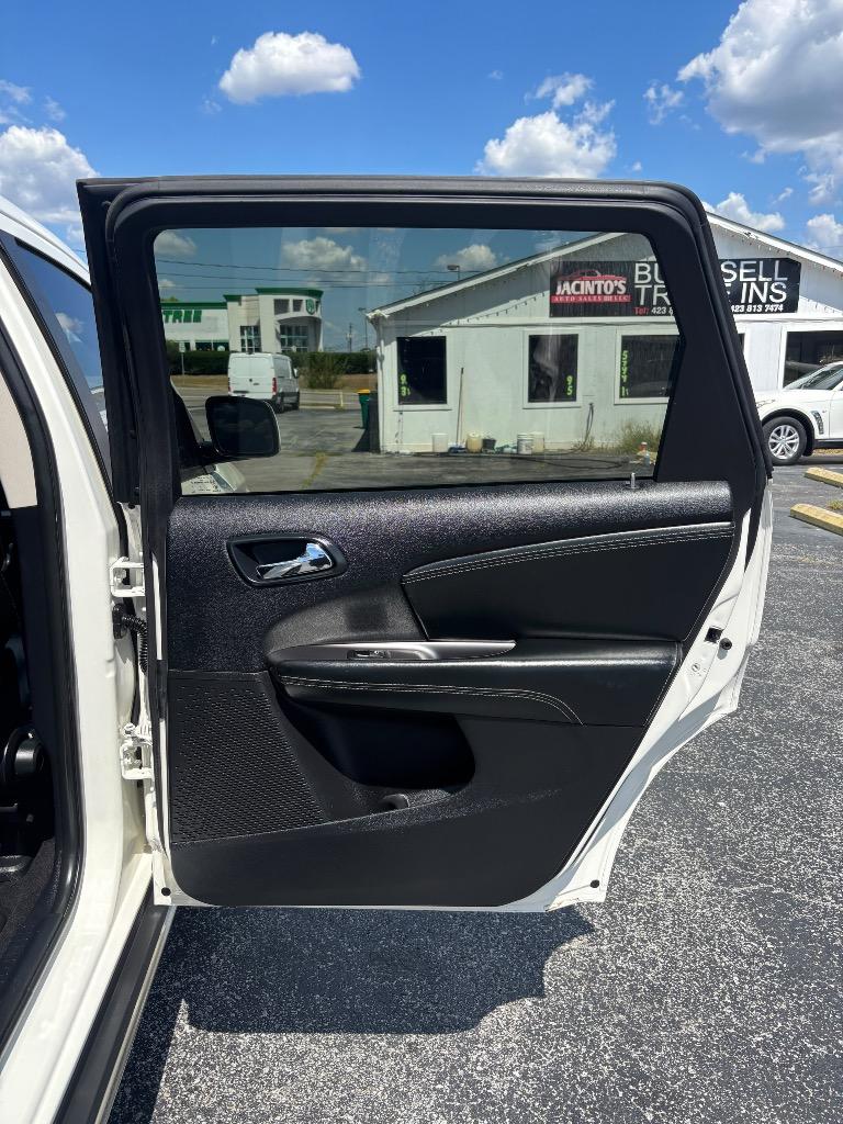 2015 Dodge Journey - $9,995
