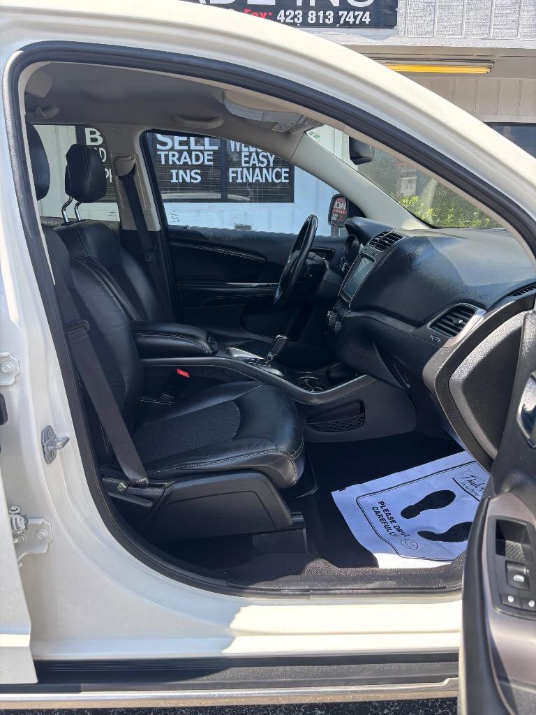 2015 Dodge Journey - $9,995