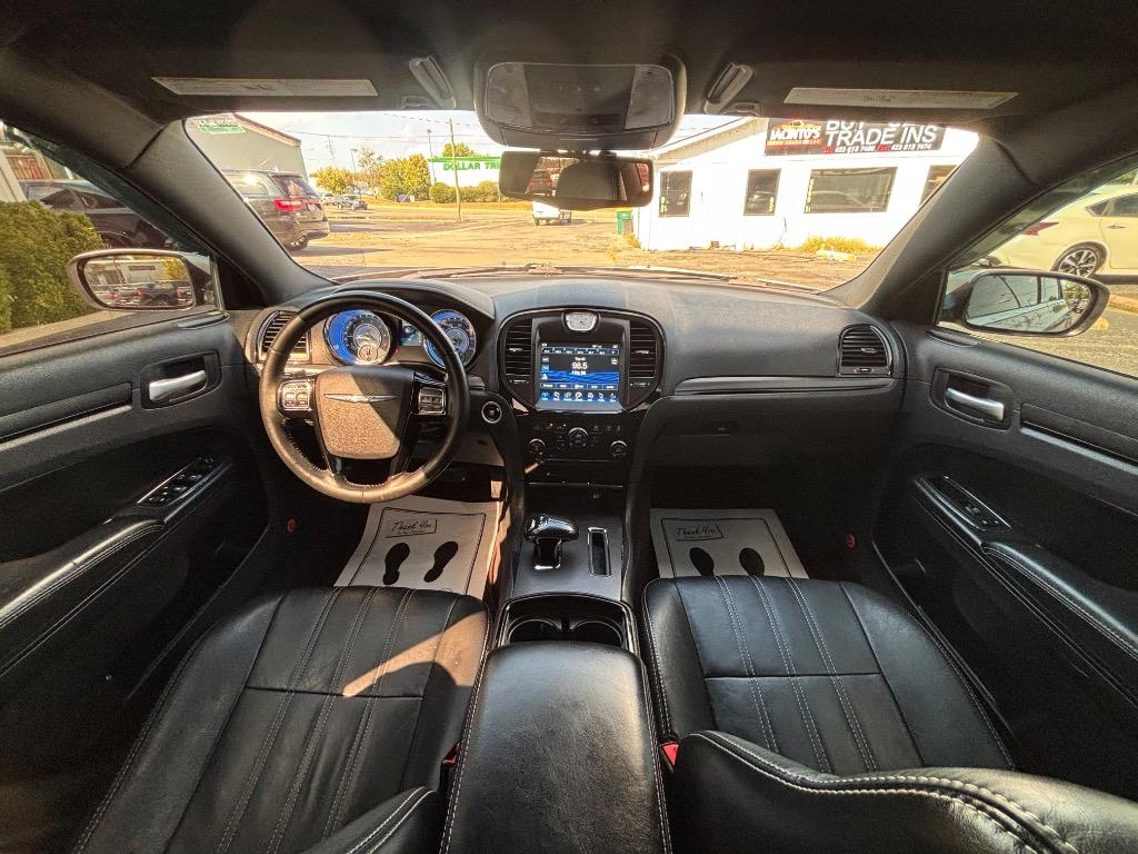 2013 Chrysler 300 #14