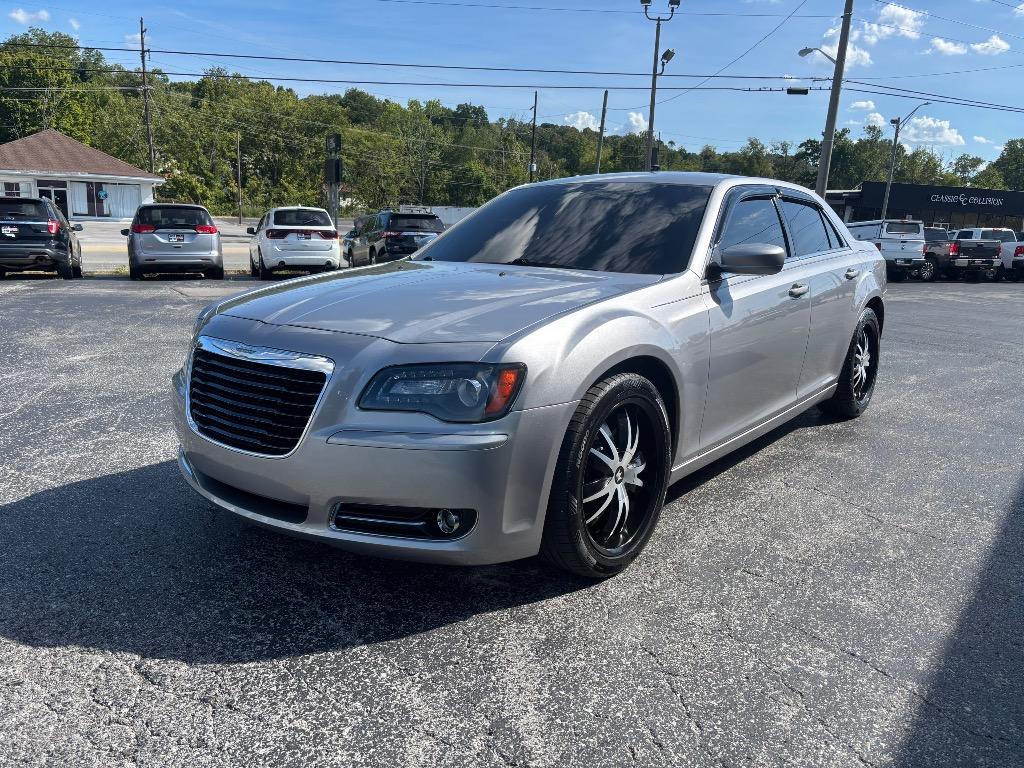 2013 Chrysler 300 #5