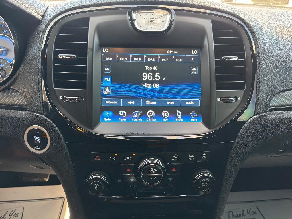 2013 Chrysler 300 #18