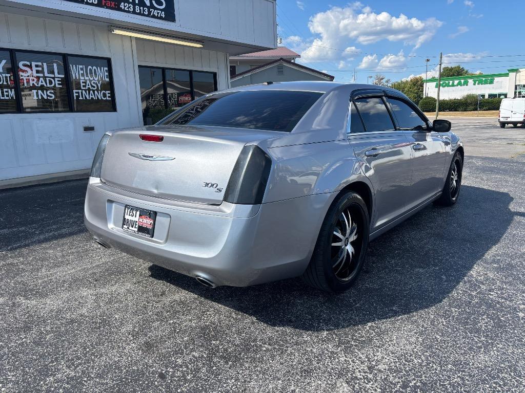 2013 Chrysler 300 #6